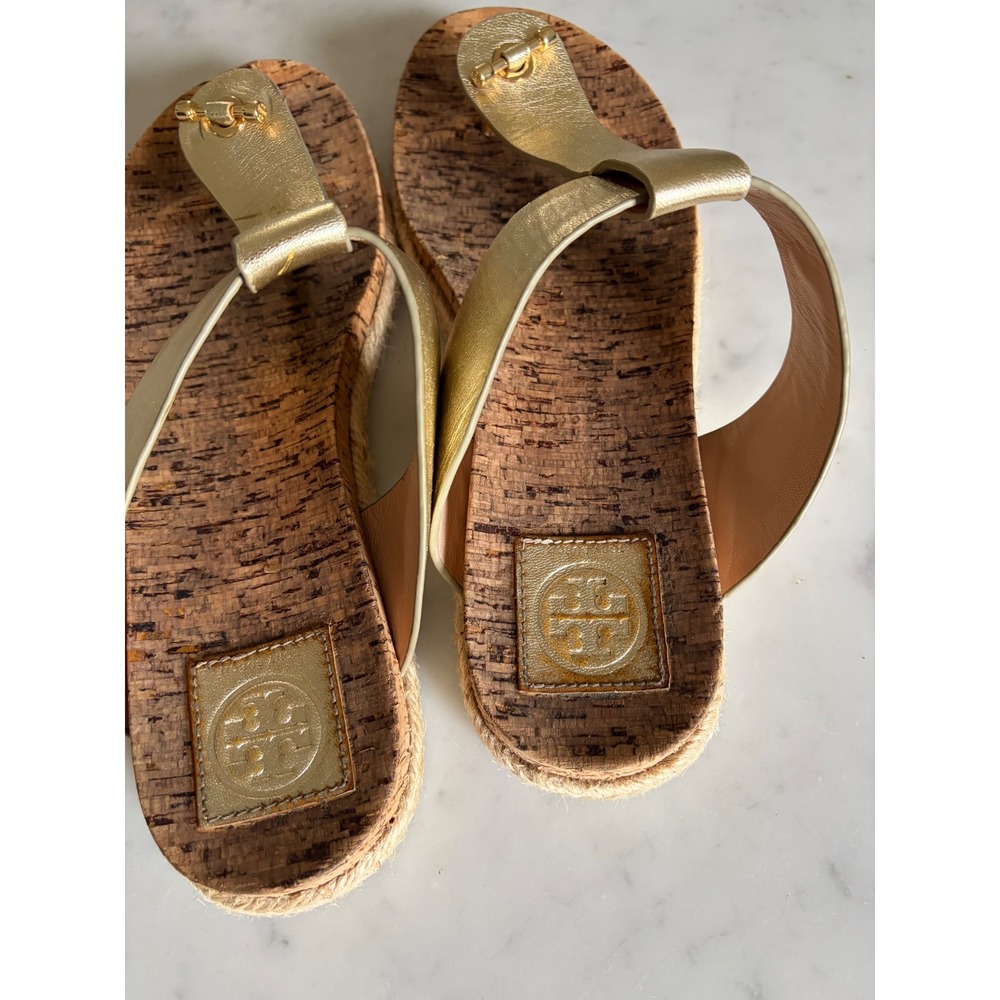 Tory Burch Thora Metallic Gold Thong Sandals Cork Signature Logo Detail Sz 10.5 - Picture 9 of 11